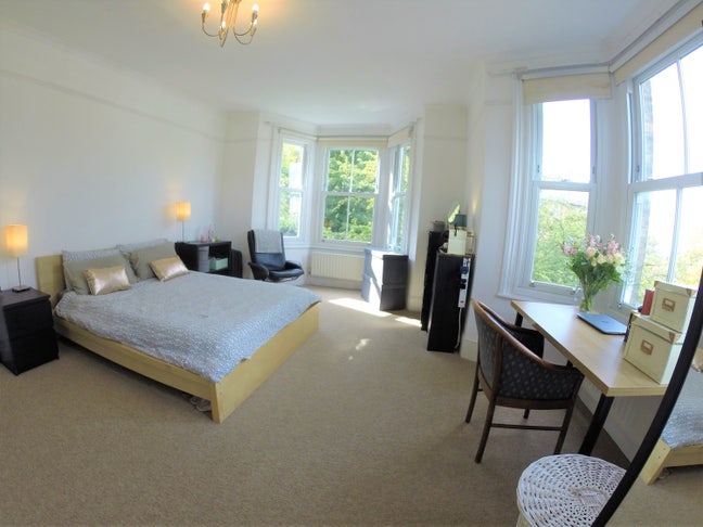 Large Bright Room in Greenwich | All Bills Inc Main Photo