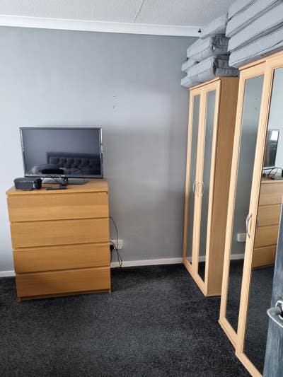 Furnished,Clean Double Room Available !!!! Main Photo