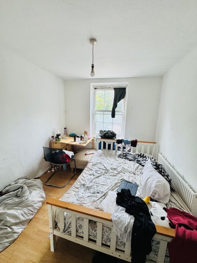 Beautifull Spacious 3 Bedroom Plus Living Room  Main Photo