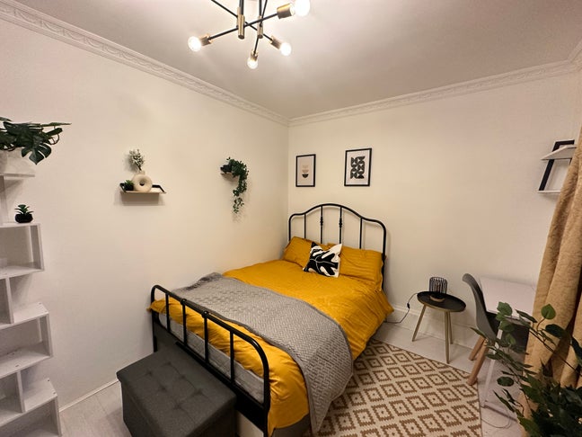 🌸Spacous Double Room for a Girl (In SE14)🌸 Main Photo