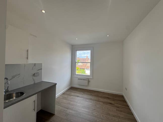 Modern Studio Rooms – Westbury Road, Kingston  Main Photo