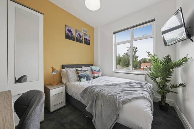 *Hounslow -Beautiful Home + Garden * Main Photo