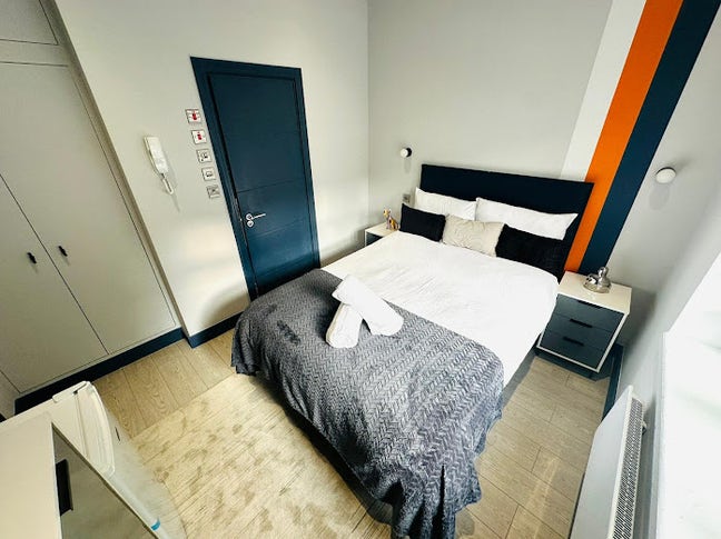 ✨ Ensuite Room Available in Enfield Main Photo