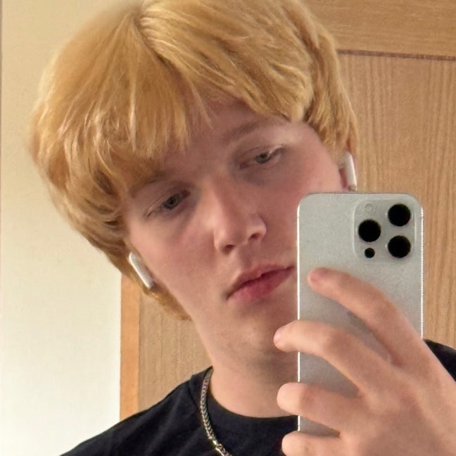 20 year old Male seeks a single or double room Main Photo