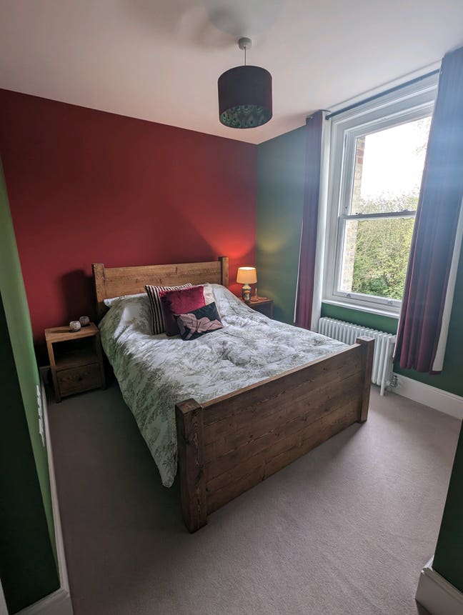 Spare room to rent for short stays  Main Photo