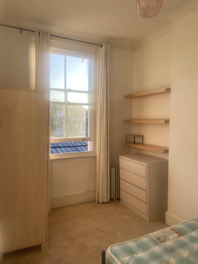 Room Available in Cozy Brook Green Flat Main Photo