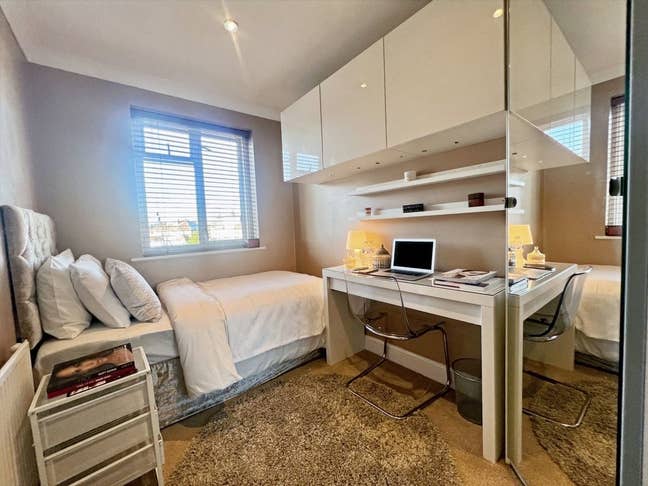 Premium Fully Furnished Single Room In Hayes  Main Photo