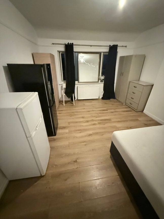 🏡 Double Room to Let in Neasden - Available Now Main Photo