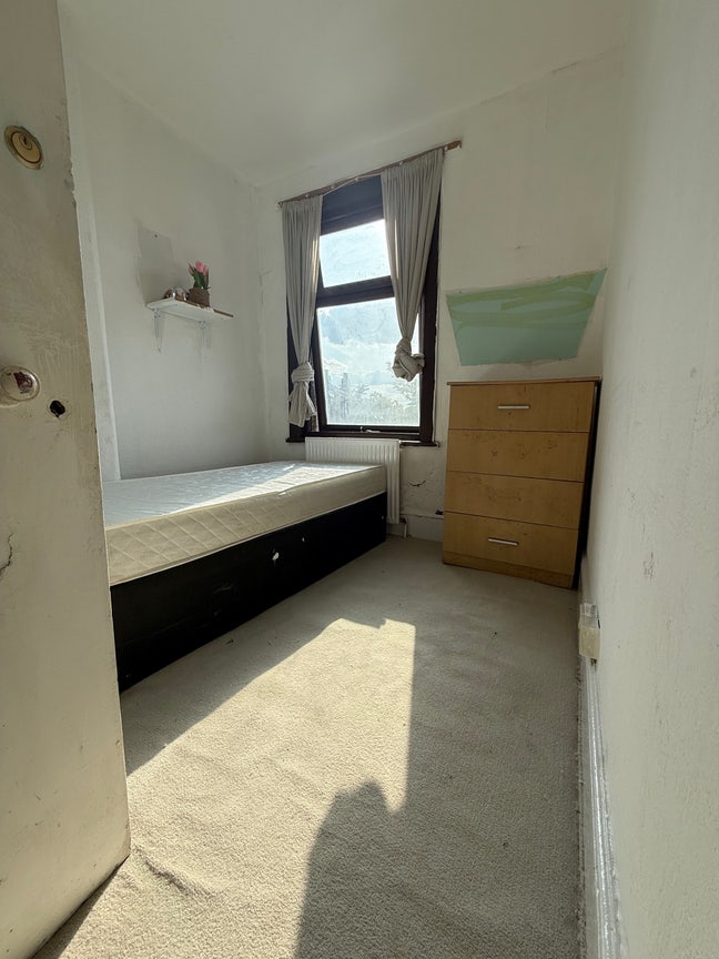 Spacious  5BHK Home in  7kings , Ilford IG3 Main Photo