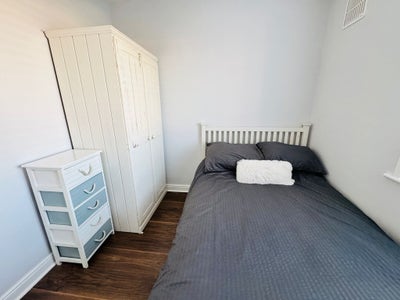 Double Bedroom - NDR Bus Route Main Photo