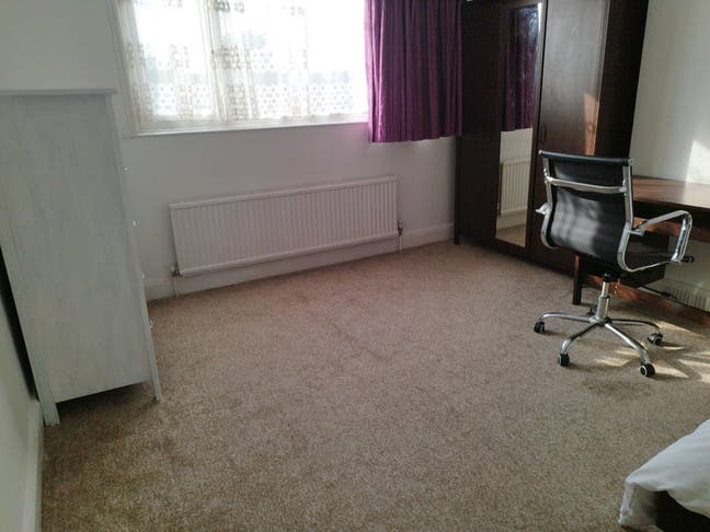 Spacious King-Size Double Room North Harrow/Hill Main Photo