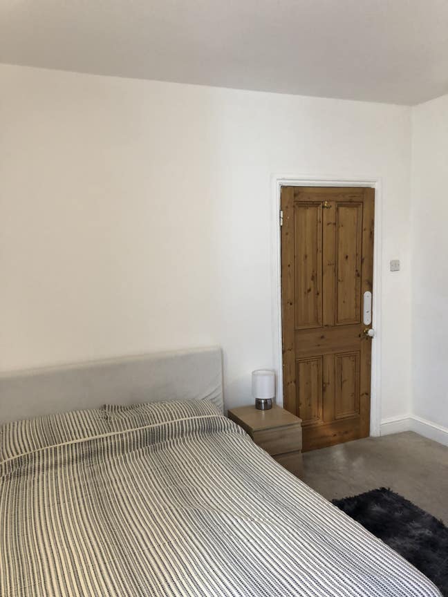 Bright & Spacious Double Room (Singles or Couples) Main Photo