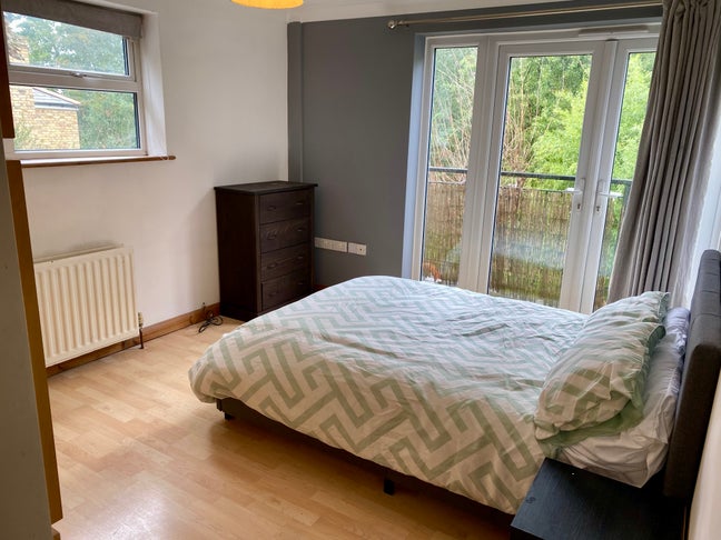 Large double rooms in City centre house Main Photo