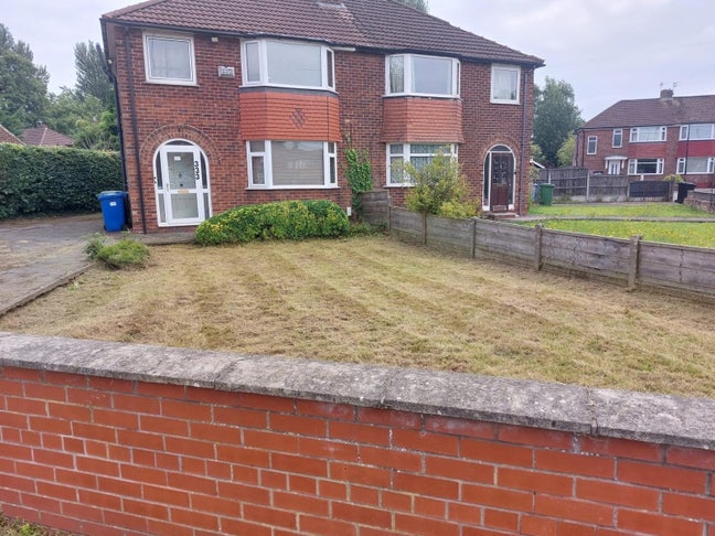 Bright and Airy Home Near city and Trafford centre Main Photo