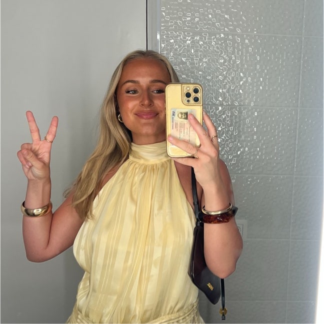 Professional Female seeks a double room Main Photo