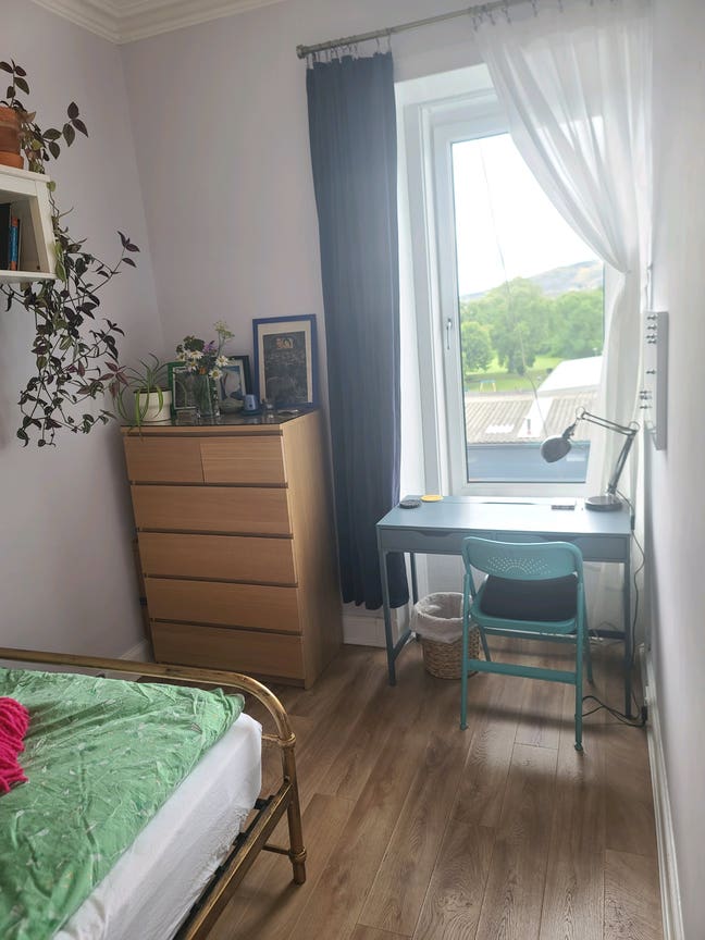 Double bedroom to let Main Photo