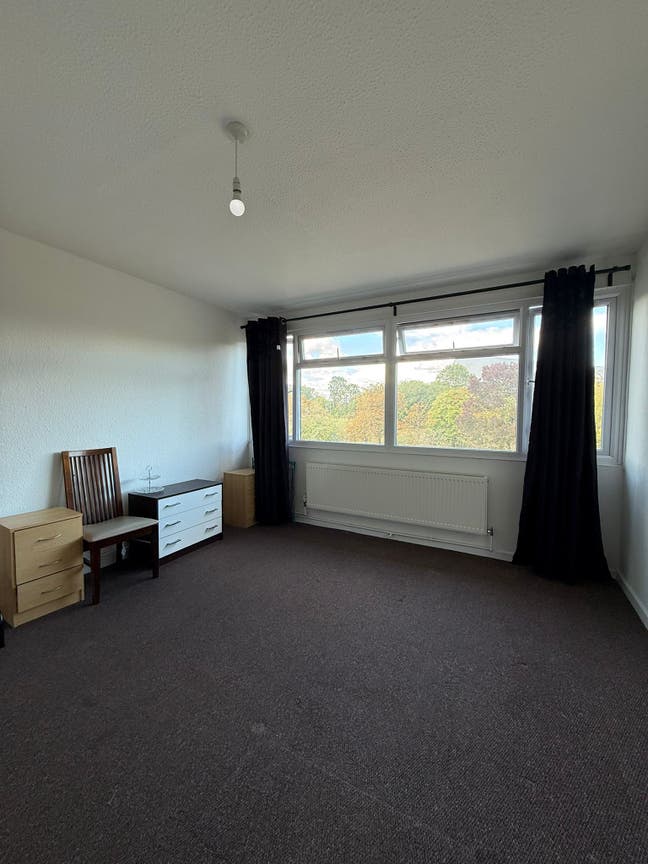 Nice double room- Fishermead Main Photo