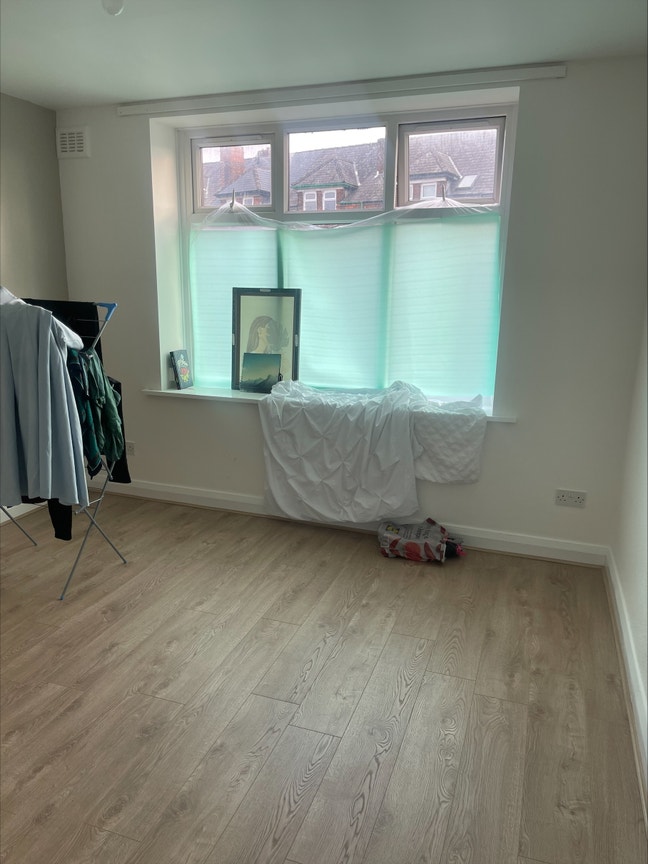 Room available to rent Main Photo