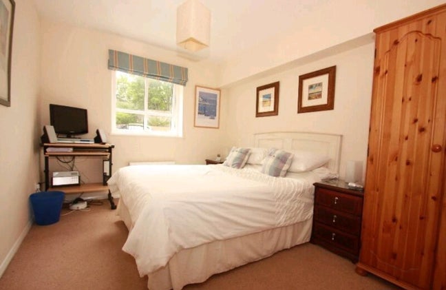 Central Double Room with own bathroom   Main Photo
