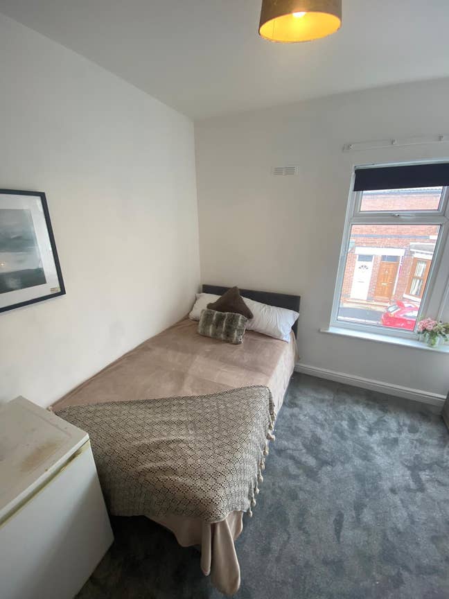Just Refurbed  En-Suite  Room  -  DN1  Main Photo