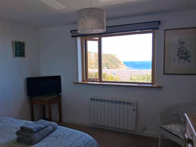 Self contained 'flat' with stunning views. Main Photo