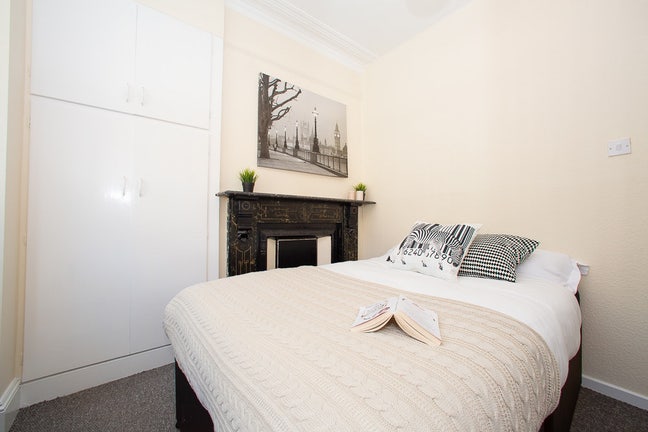 Leeds, Headingley - *Prime Location* Available Now Main Photo