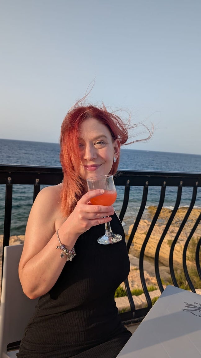 Hi, I am a bar manager looking for a new home... Main Photo