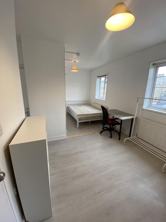Brand new en-suite double room available from oct Main Photo
