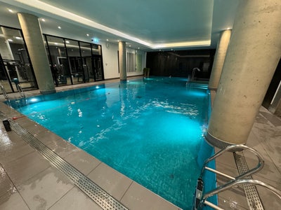 Room Available in Modern Flat with Gym & Pool Main Photo