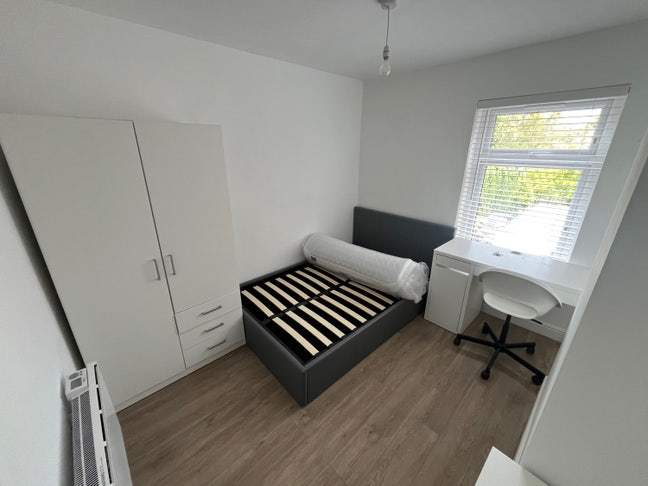 Newly Renovated House Share Main Photo