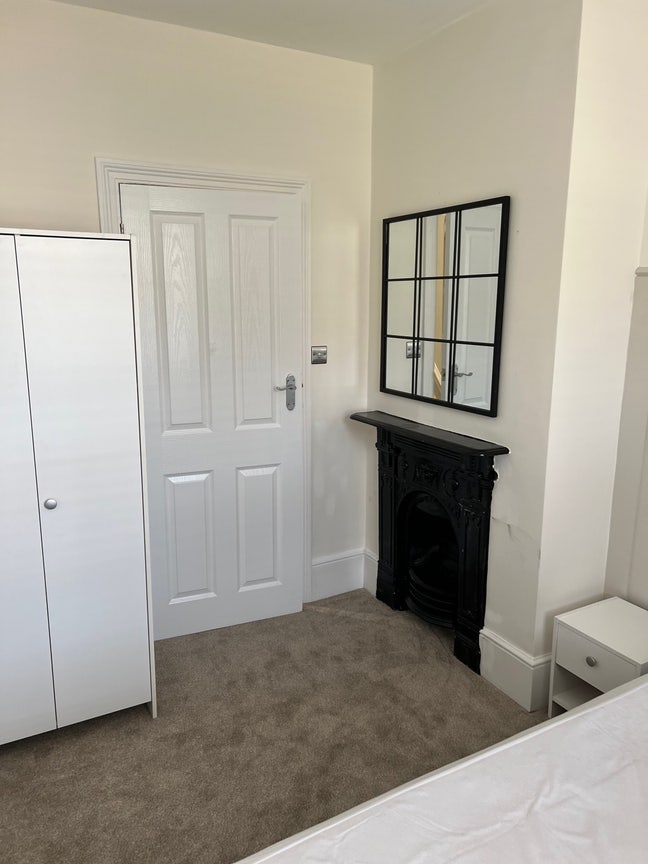 Nice Room Main Photo