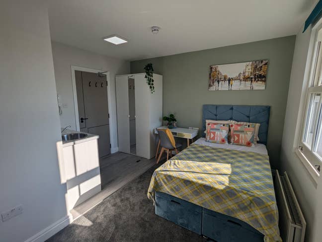Premier Double Room Ensuite + Kitchenette  Main Photo