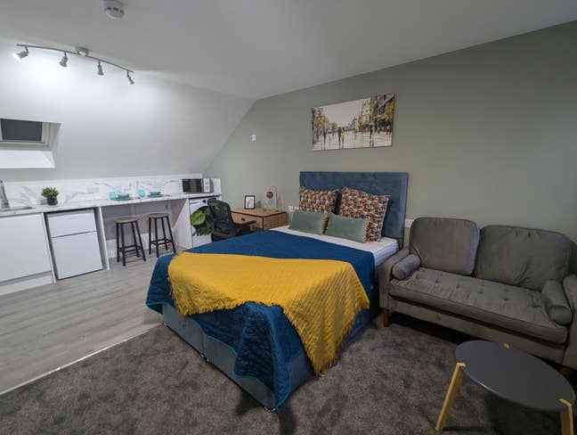 Premier Double Room Ensuite + Kitchenette  Main Photo