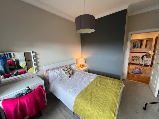 Looking for a flatmate in Partick Main Photo