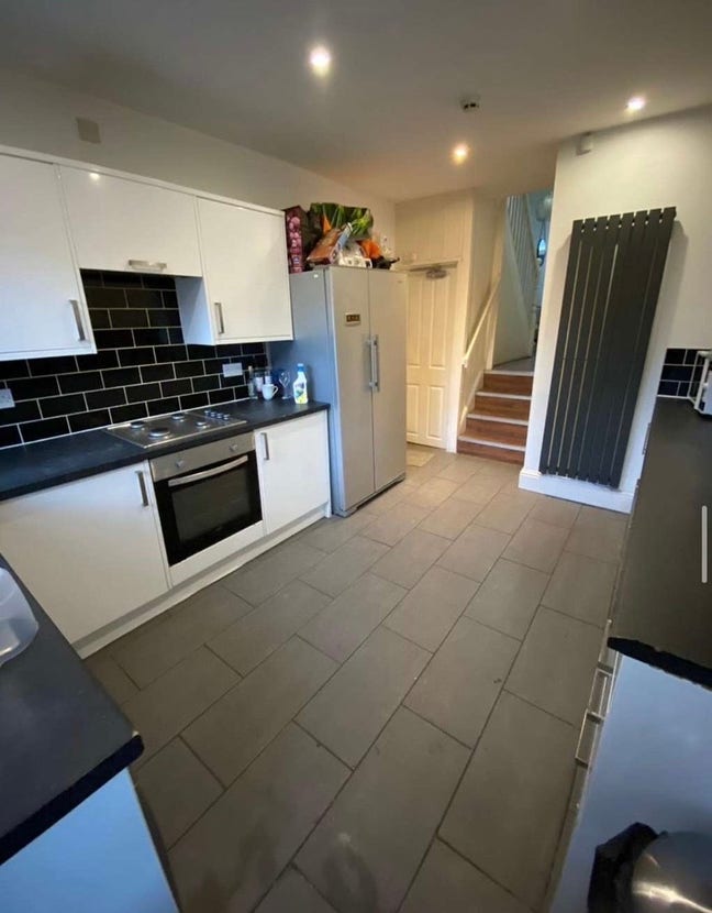 Double room available to rent Main Photo
