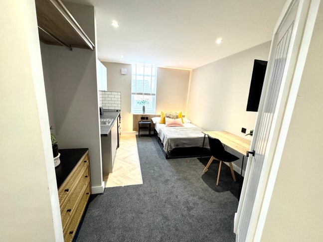 🚨 Recently Refurbished City Centre Studio🚨 Main Photo