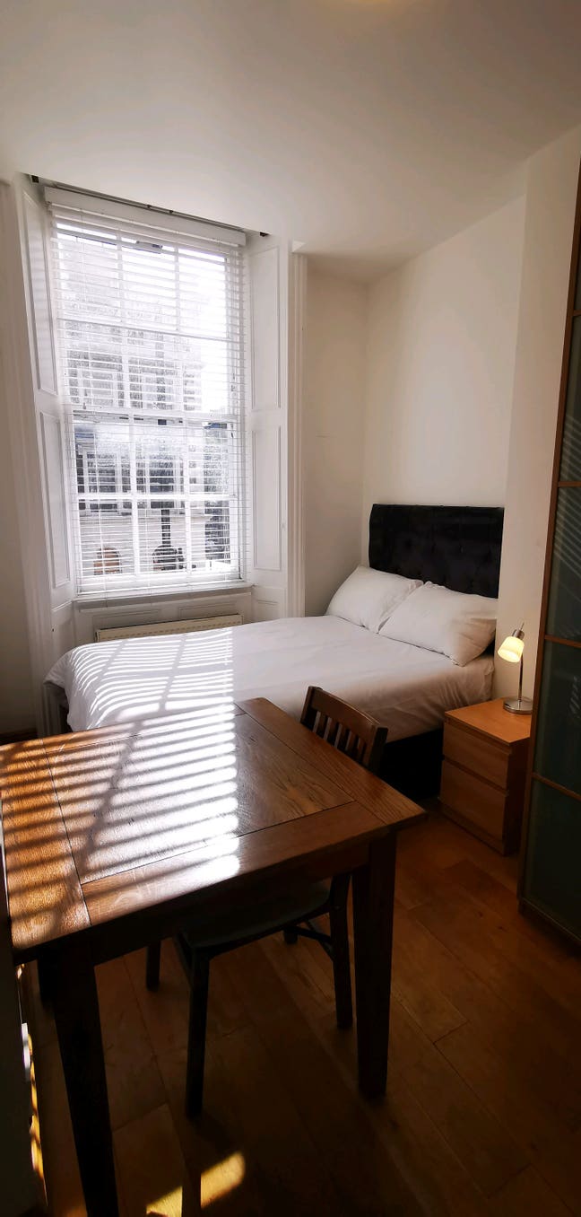 Cosy Double Room in a Lovely flat Russell Sq WC1 Main Photo