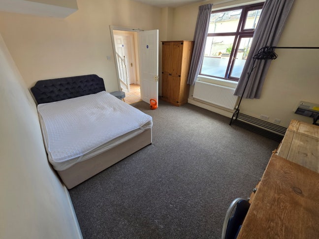 1 Double room available now Main Photo