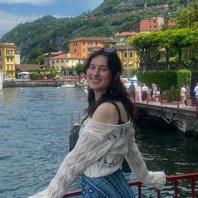 Hi, I’m Moiyah! :)  I’m 24 and I’m work... Main Photo