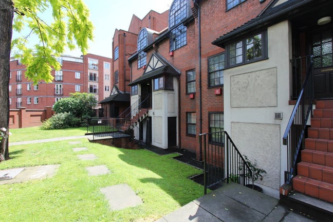Just a Minute to Limehouse/Two Amazing Rooms Main Photo