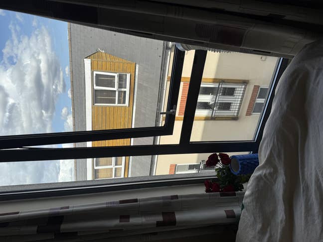 Sunny Studio Room - Quiet, Central & Great Value! Main Photo