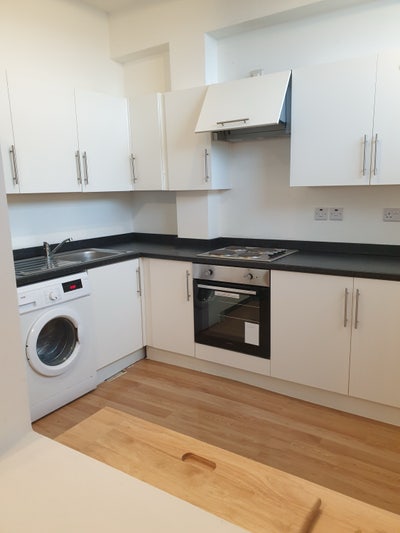 &pound;750 studio flat For Rent Swindon Town Centre  Main Photo