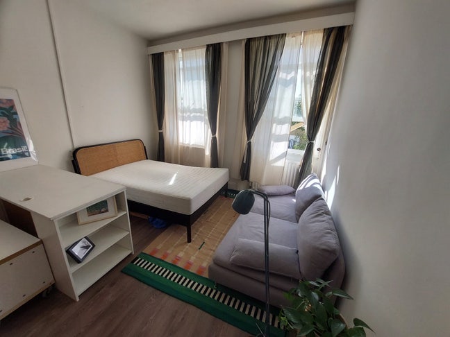 Bright Rooms on leafy residential street Main Photo