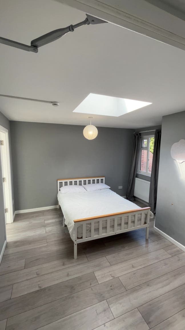 Female-Friendly Space with Remote Landlord HMO Main Photo