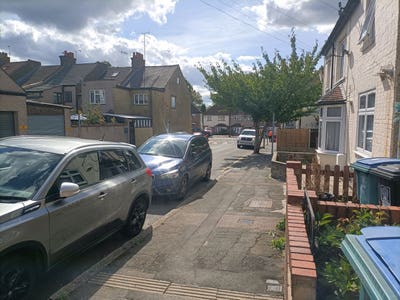 Room for rent Main Photo