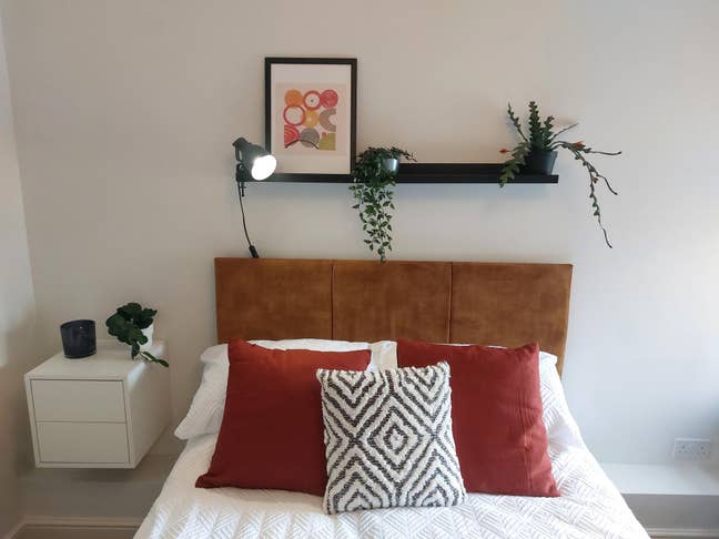 Modern Double Room in Friendly Professional Home Main Photo