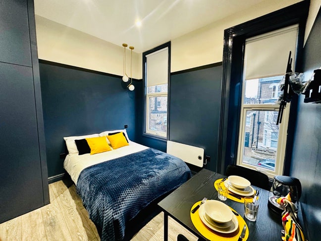 🛏️ 3 En-suite rooms to let in - ACTON Main Photo