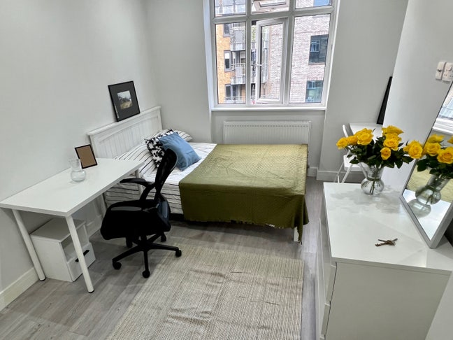 3 modern rooms-1min Angel tube-All incl-MOVE ASAP Main Photo