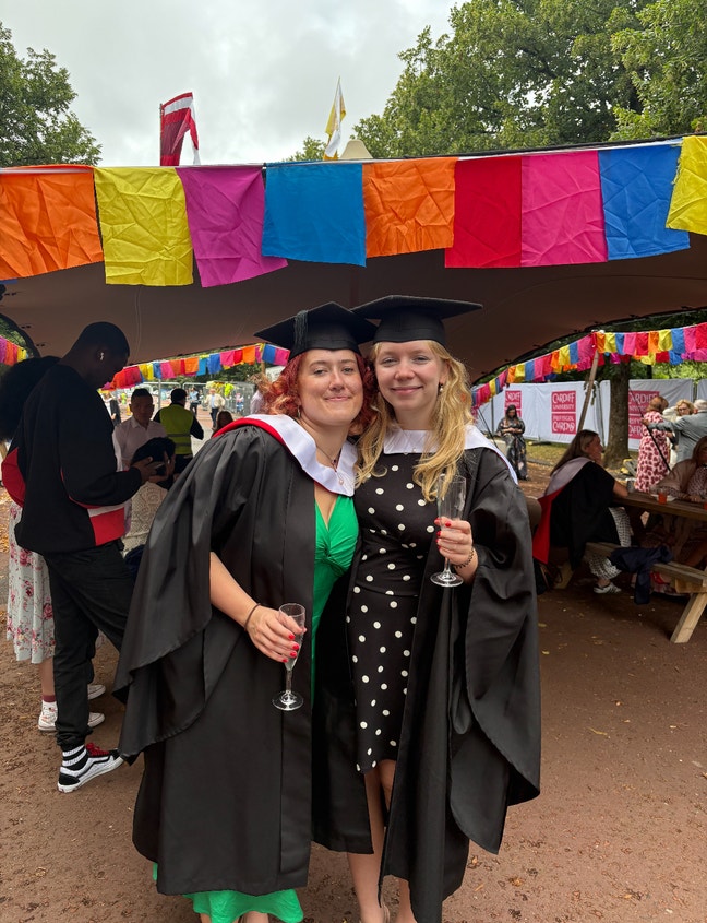 Two friends looking to buddy up Main Photo