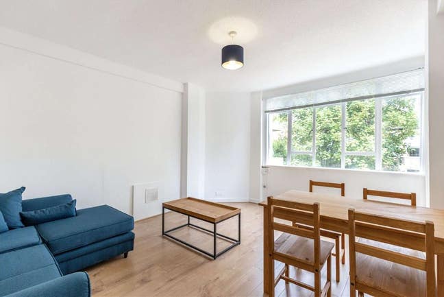 A 3 bedroom flat in Balham Main Photo
